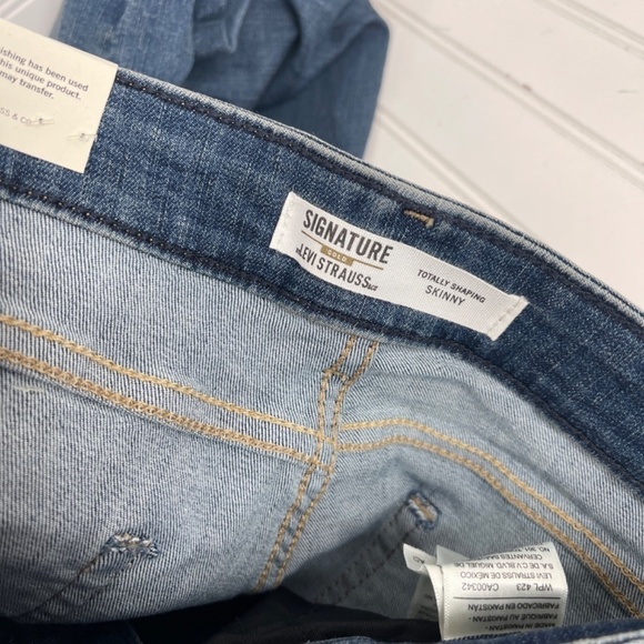 BRAND NEW Levi Strauss Gold Signature Totally Shaping Skinny Jean 14L - Picture 7 of 9